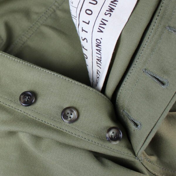 Rough, pantalone verde militare in cotone 100% - Spirit of St. Louis - dettaglio dei bottoni