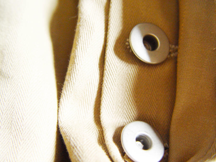 Jeans vintage anni 50 color beige simili a Dikies e ai Dockers by Spirit of St. Louis dettaglio dei bottoni