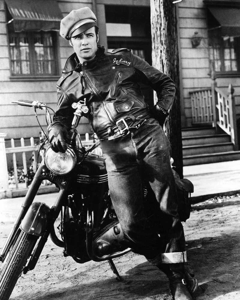 Marlon Brando veste dei blue jeans cinque tasche nel film, Il Selvaggio